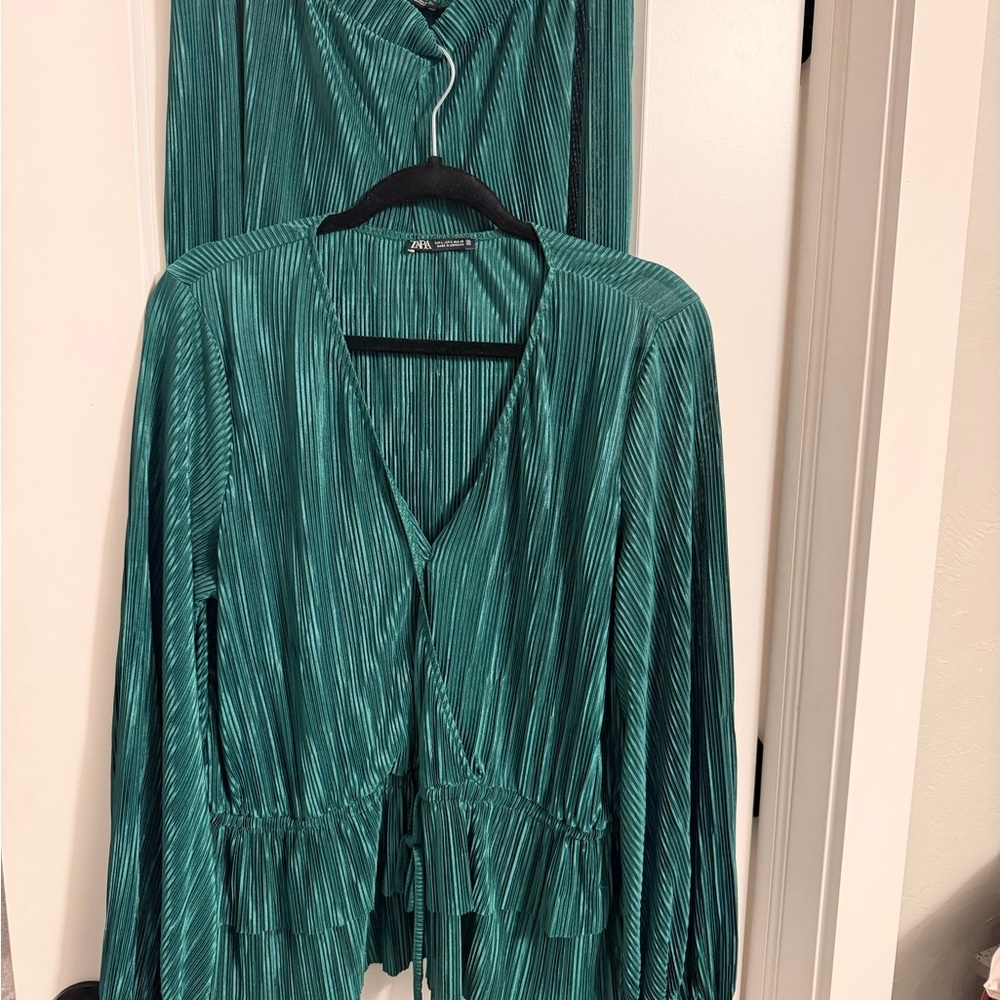 Zara emerald green pleated co-ord set Size Large - Picture 3 of 3